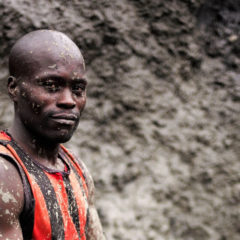 Le Sang et la boue : révéler l’exploitation du coltan en RDC