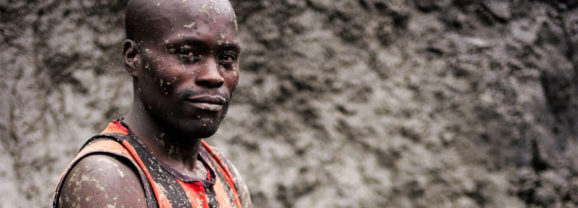 Le Sang et la boue : révéler l’exploitation du coltan en RDC