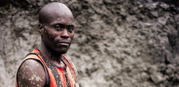 Le Sang et la boue : révéler l’exploitation du coltan en RDC