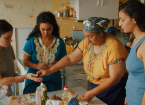 La Petite Dernière : doubles cultures et aspirations