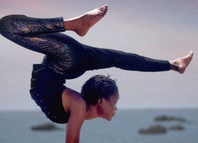 Fantastique : contorsionniste en Guinée