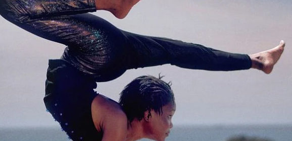 Fantastique : contorsionniste en Guinée